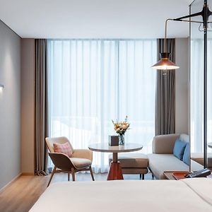 Hollywood Double Room